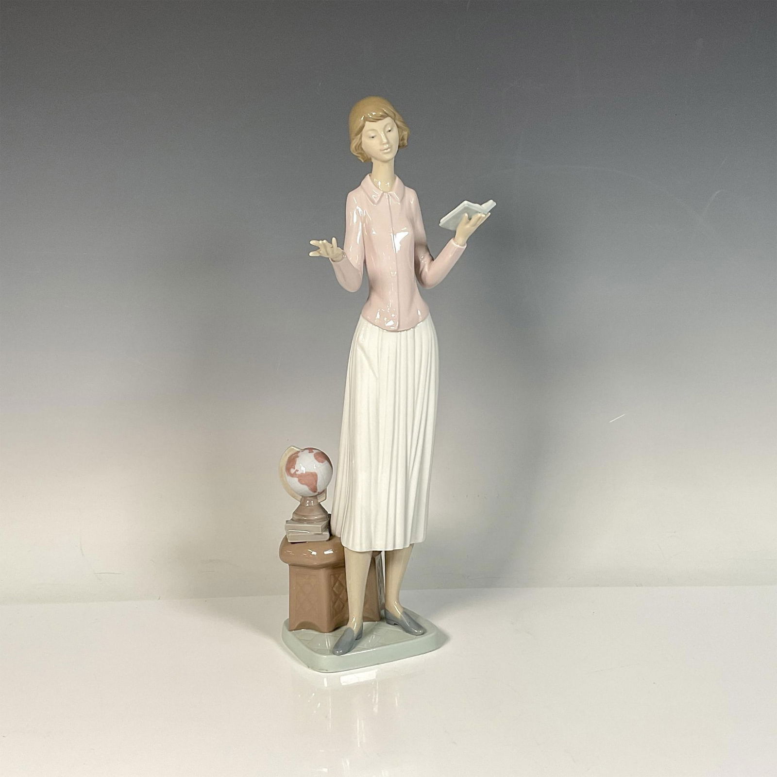 Today Lesson 1006659 - Lladro Porcelain Figure (1 of 3)