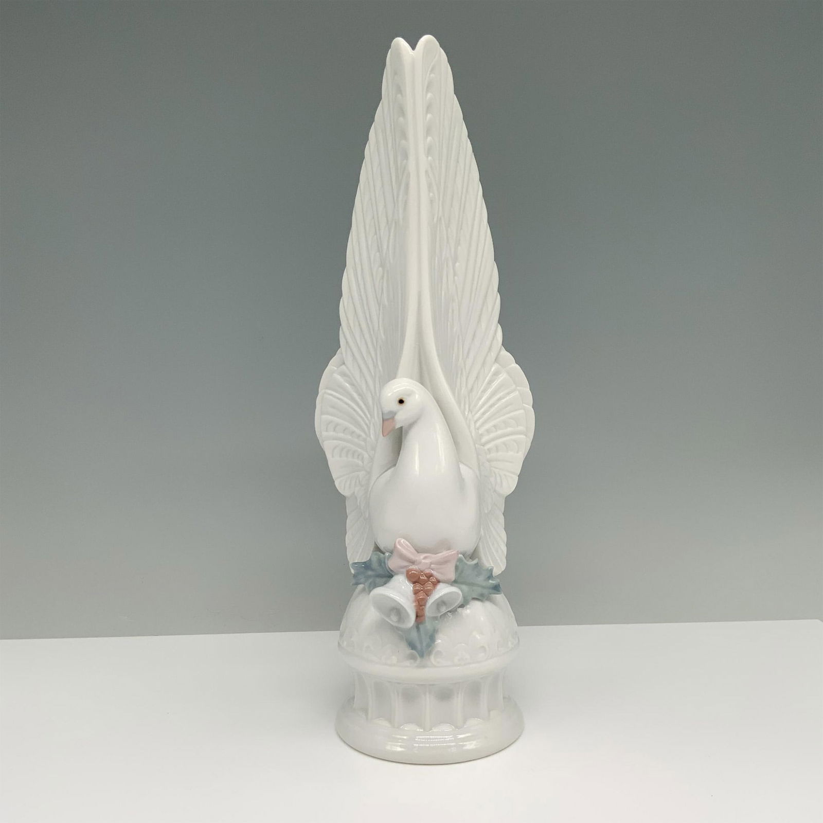 Message Of Peace 01006587 - Lladro Porcelain Figurine (1 of 6)