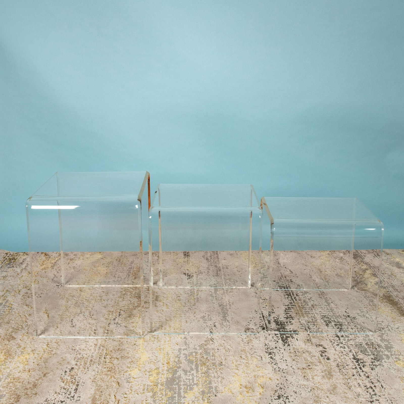Set of 3 Mid-Century Modern Clear Lucite Nesting Tables (1 of 11)
