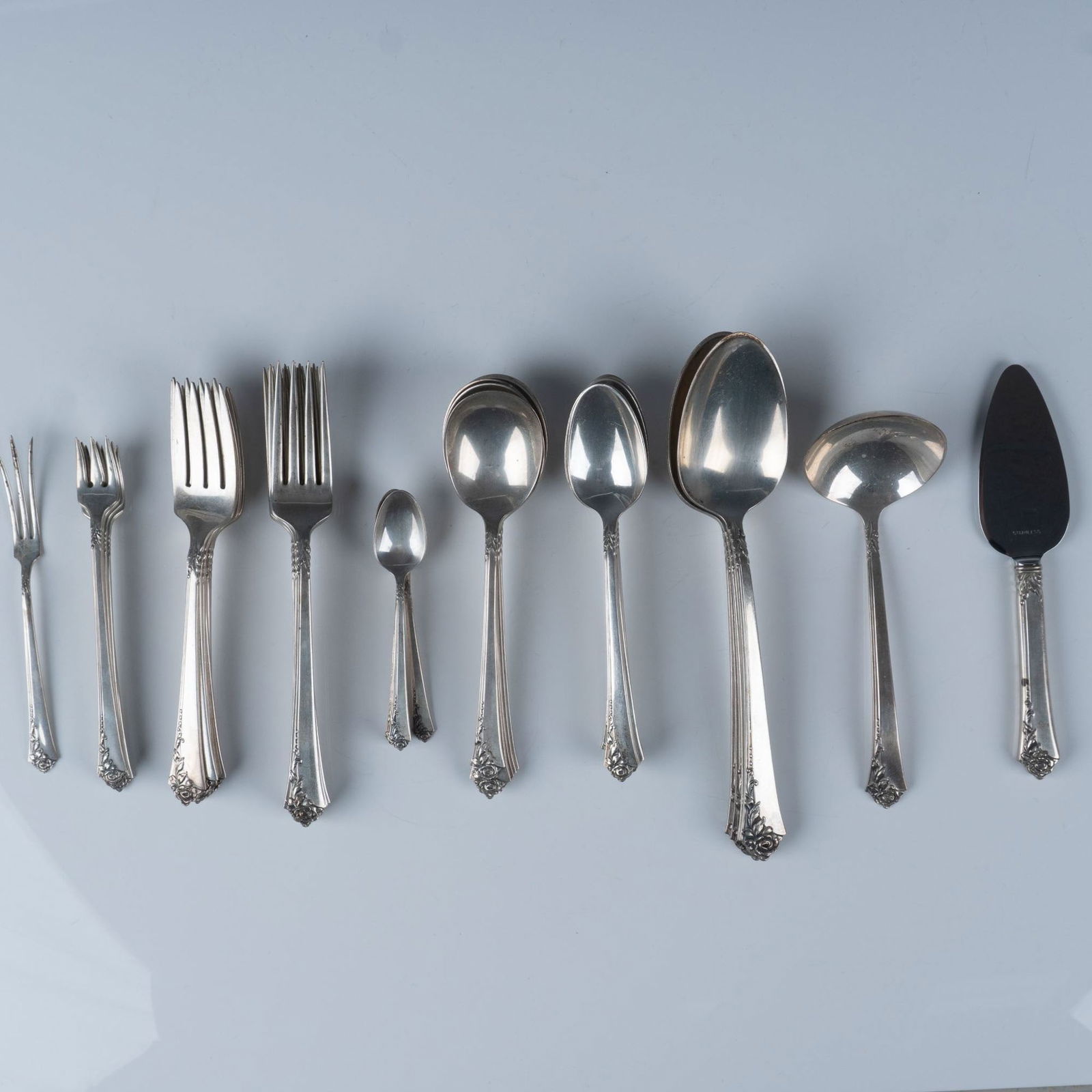 42pc Heirloom Sterling Silver Damask Rose Flatware (1 of 3)