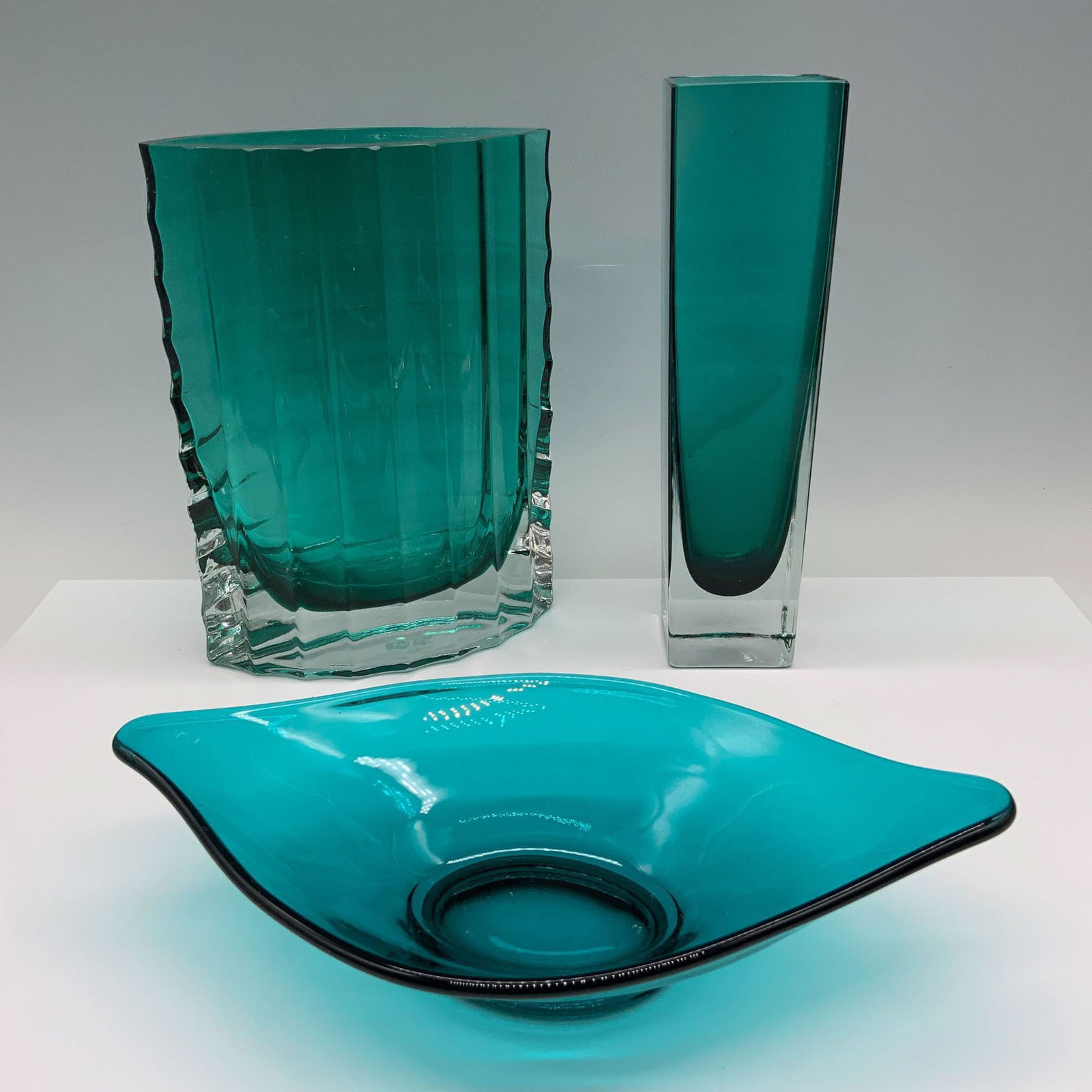 3pc Art Glass Turquoise Vases and Bowl (1 of 3)