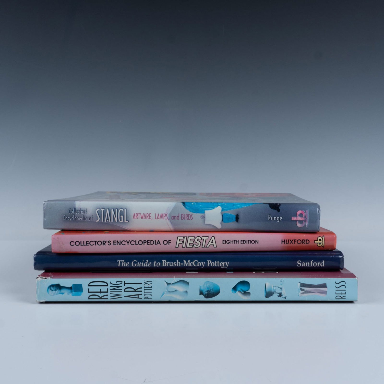 4pc Assorted Books on Classic American Pottery Collector's (1 of 3)