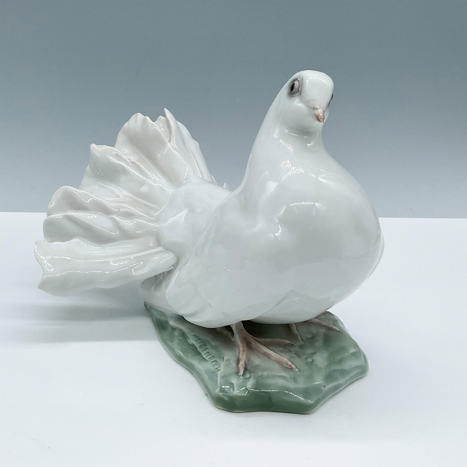 Rosenthal Porcelain Figurine, Dove by Heidenreich (1 of 4)