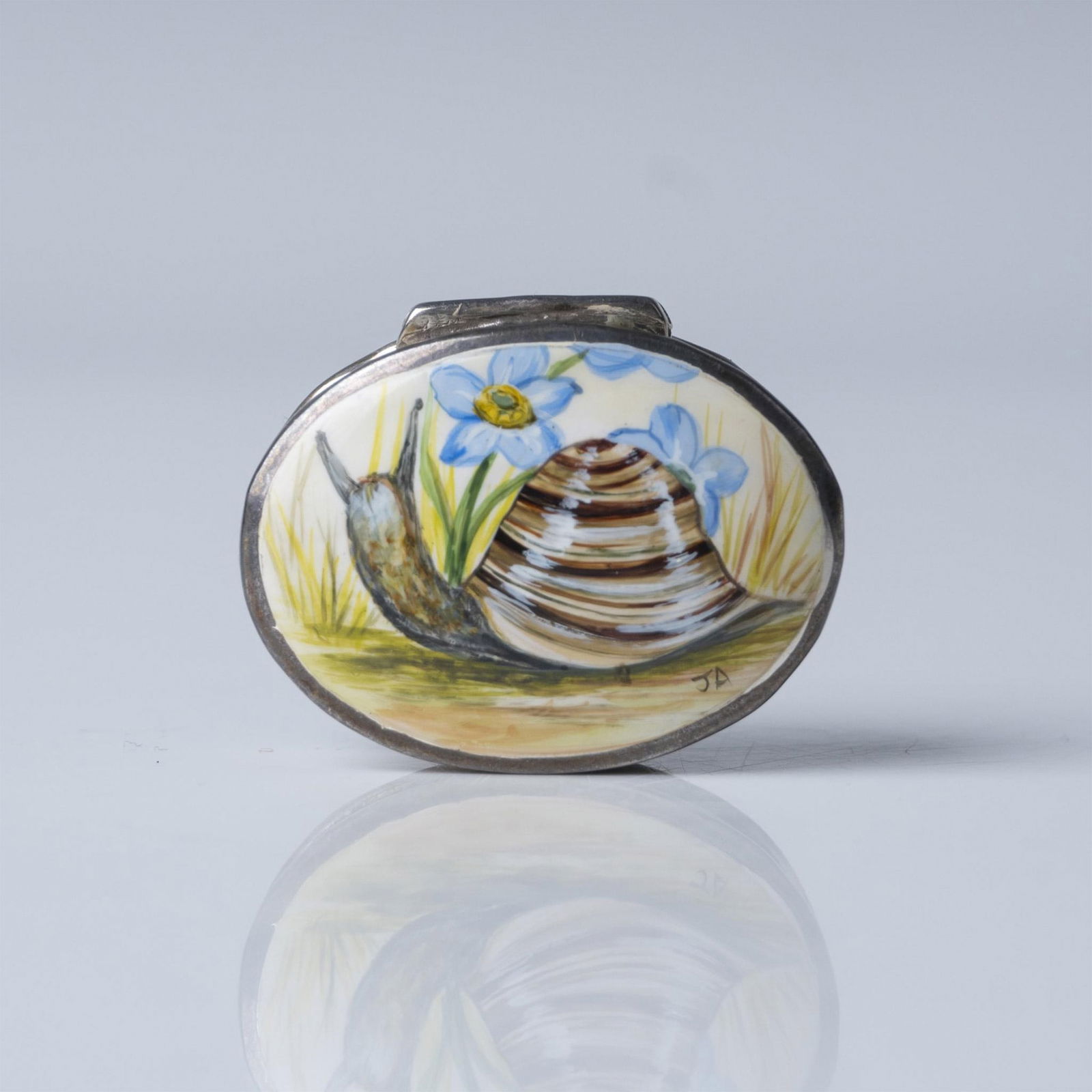 Hilliard & Asprey Sterling Silver and Enamel Snail Pill Box (1 of 4)