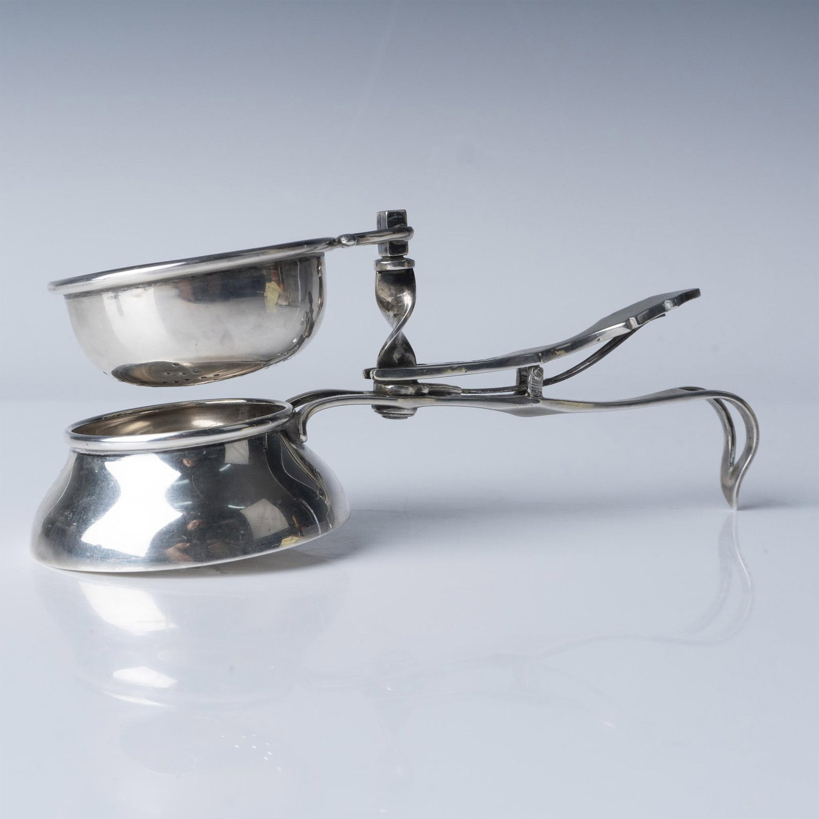 Sterling Silver Tea Strainer w/ Stand by Chester Hallmarked (1 of 7)