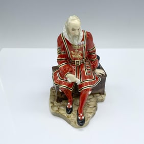 Royal Doulton Figurine, Yeoman of the Guard HN688