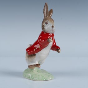 Royal Albert Figurine, Peter Rabbit Better Red Edition