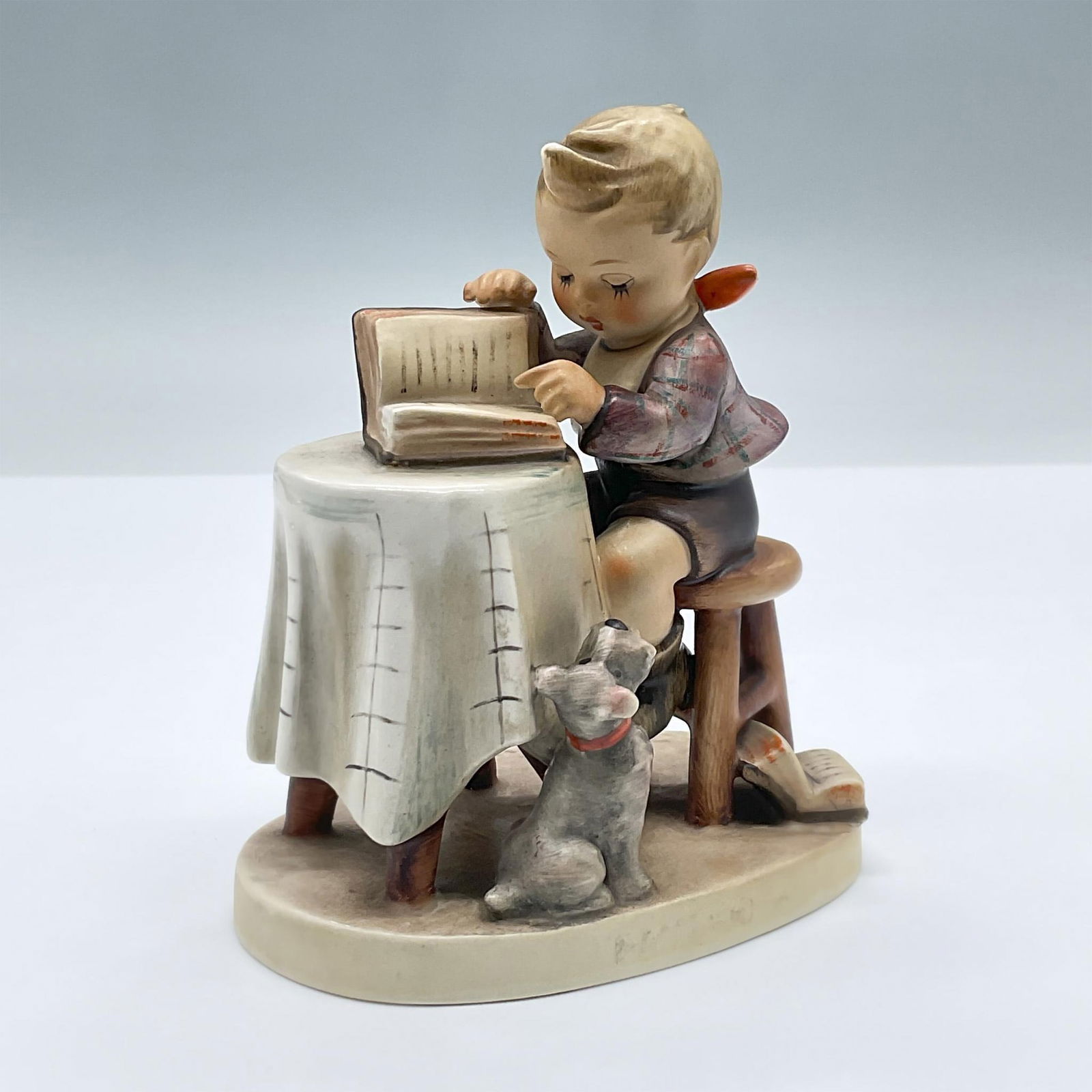 Goebel Hummel Porcelain Figurine, Little Bookkeeper (1 of 3)