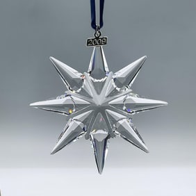 Swarovski Crystal Figurine, 2009 Christmas Ornament