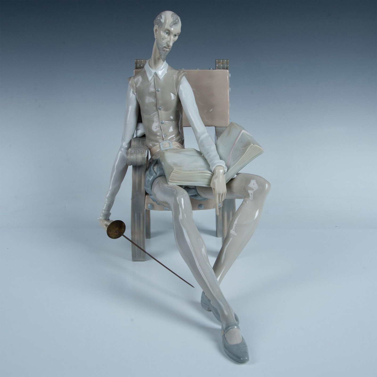 Lladro Porcelain Figurine Don Quixote 1001030: Retired figurine with a glossy finish and Lladro backstamp on the bottom. Artist: Salvador Furio Dimensions: 18"W x 15.25"H Manufacturer: Lladro Country of Origin: Spain