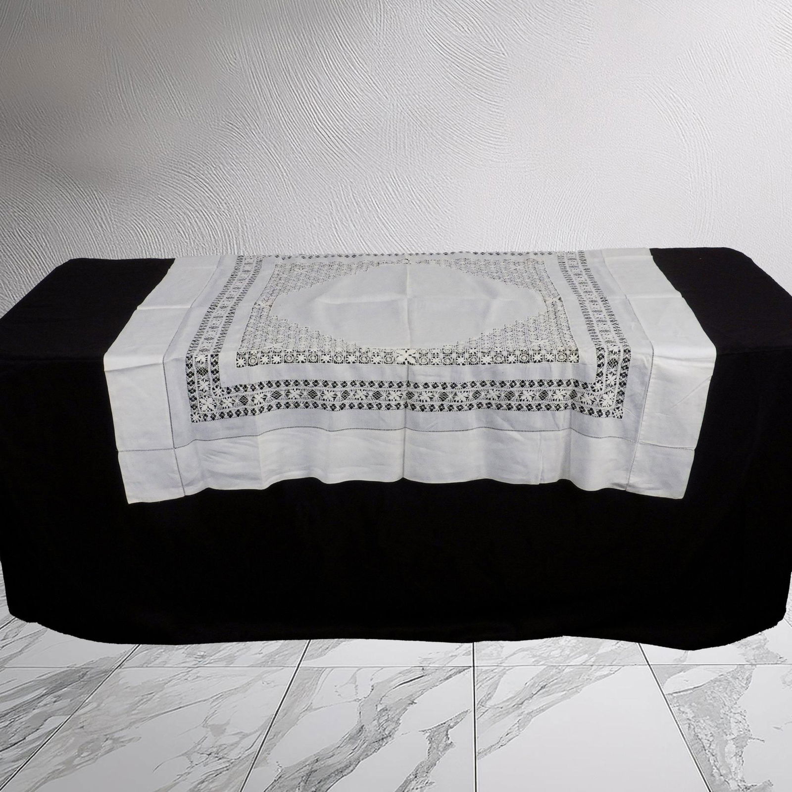 14pc Vintage Crocheted Table Linens (1 of 4)