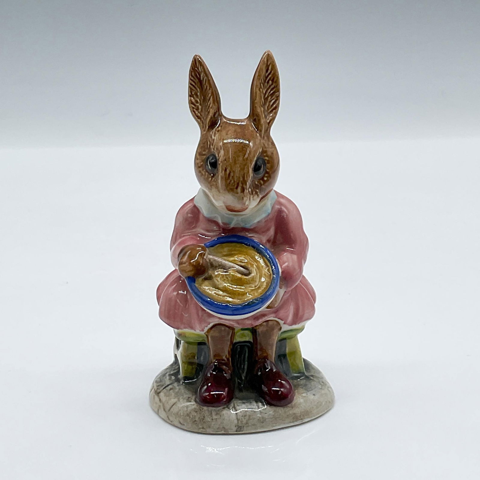 Helping Mother DB2 - Royal Doulton Bunnykins (1 of 3)