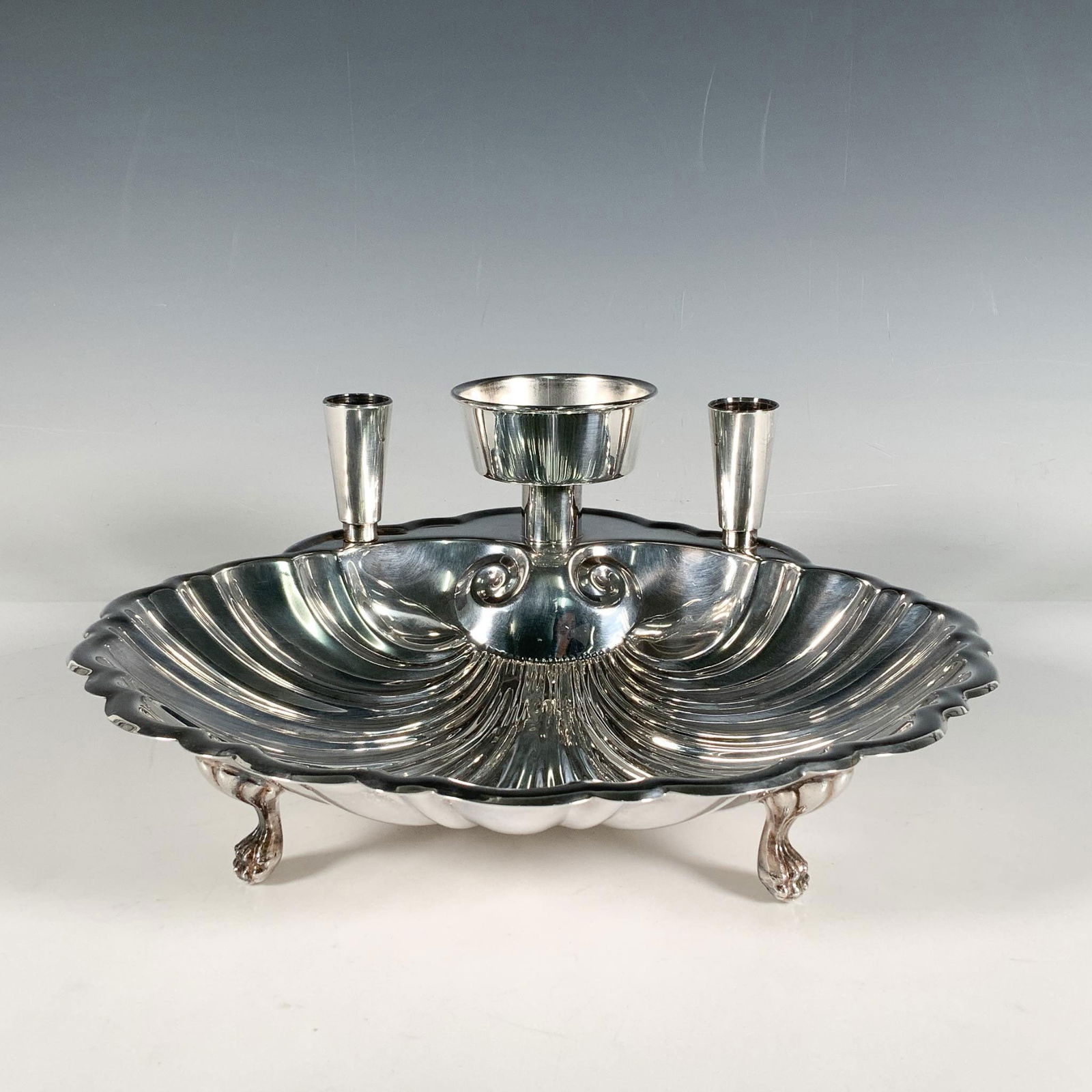 Sheffield Silverplate Clamshell Candleholder Serving Dish (1 of 4)