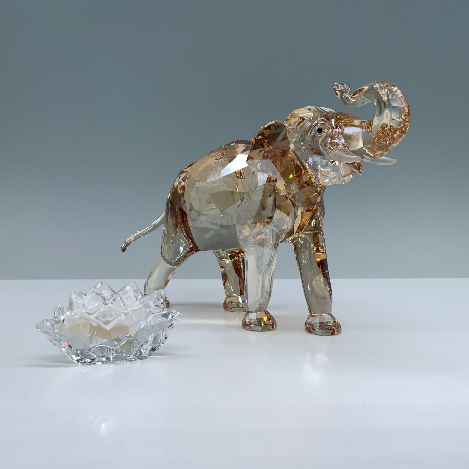 Swarovski Crystal Figurine, Cinta The Elephant + Plaque (1 of 5)