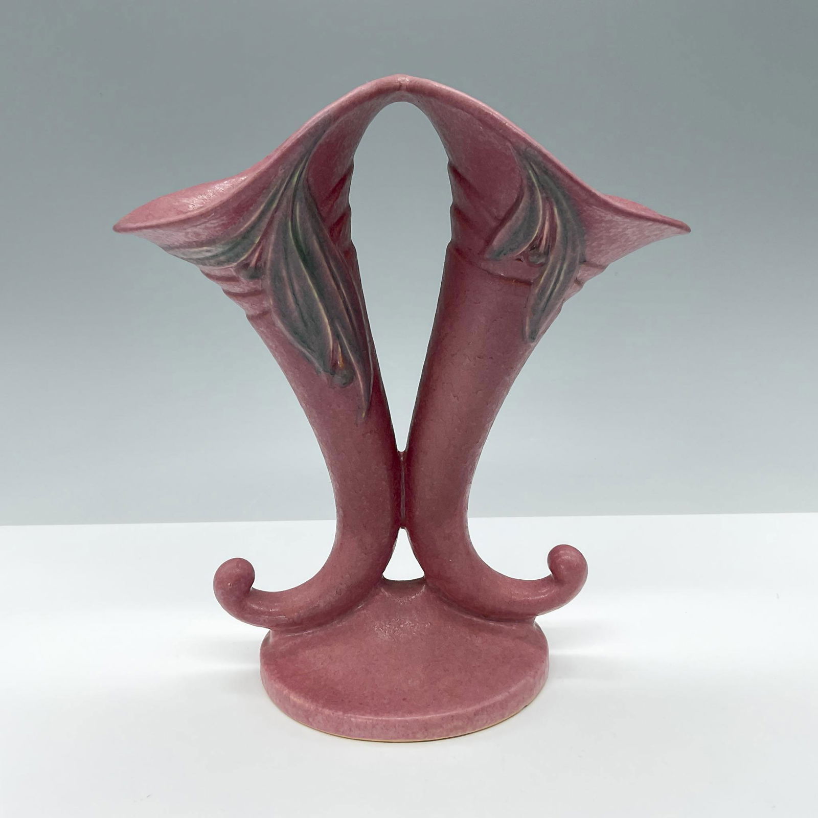 Roseville Art Pottery Double Bud Vase, Velmoss Dark Pink (1 of 3)