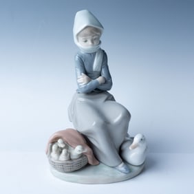 Lladro Porcelain Figurine, Girl with Ducks 1001267