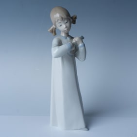 Lladro Porcelain Figurine, Girl with Guitar 01004871