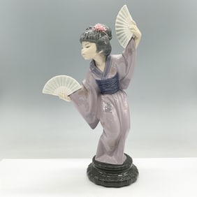 Lladro Porcelain Figurine, Madame Butterfly 01004991