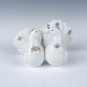 Lladro "Couple of Doves with Flowers" Figurine 01006359