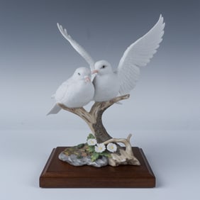 Maruri USA Wings of Love Fine Porcelain Dove Figurine, 1987