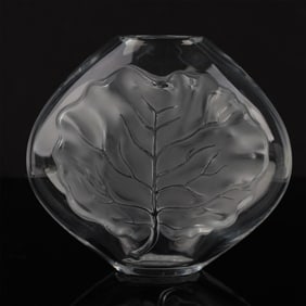 Lalique Crystal Oak Leaf Vase Ã¢â‚¬â€œ Frosted and Clear G