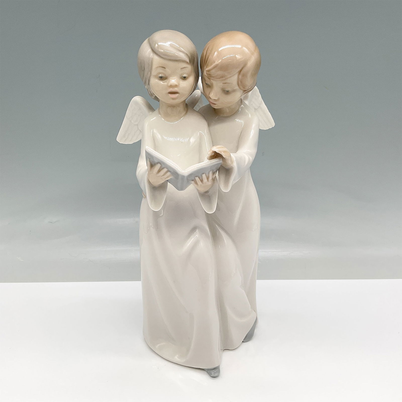 Nao by Lladro Porcelain Angels Singing Figurine (1 of 3)