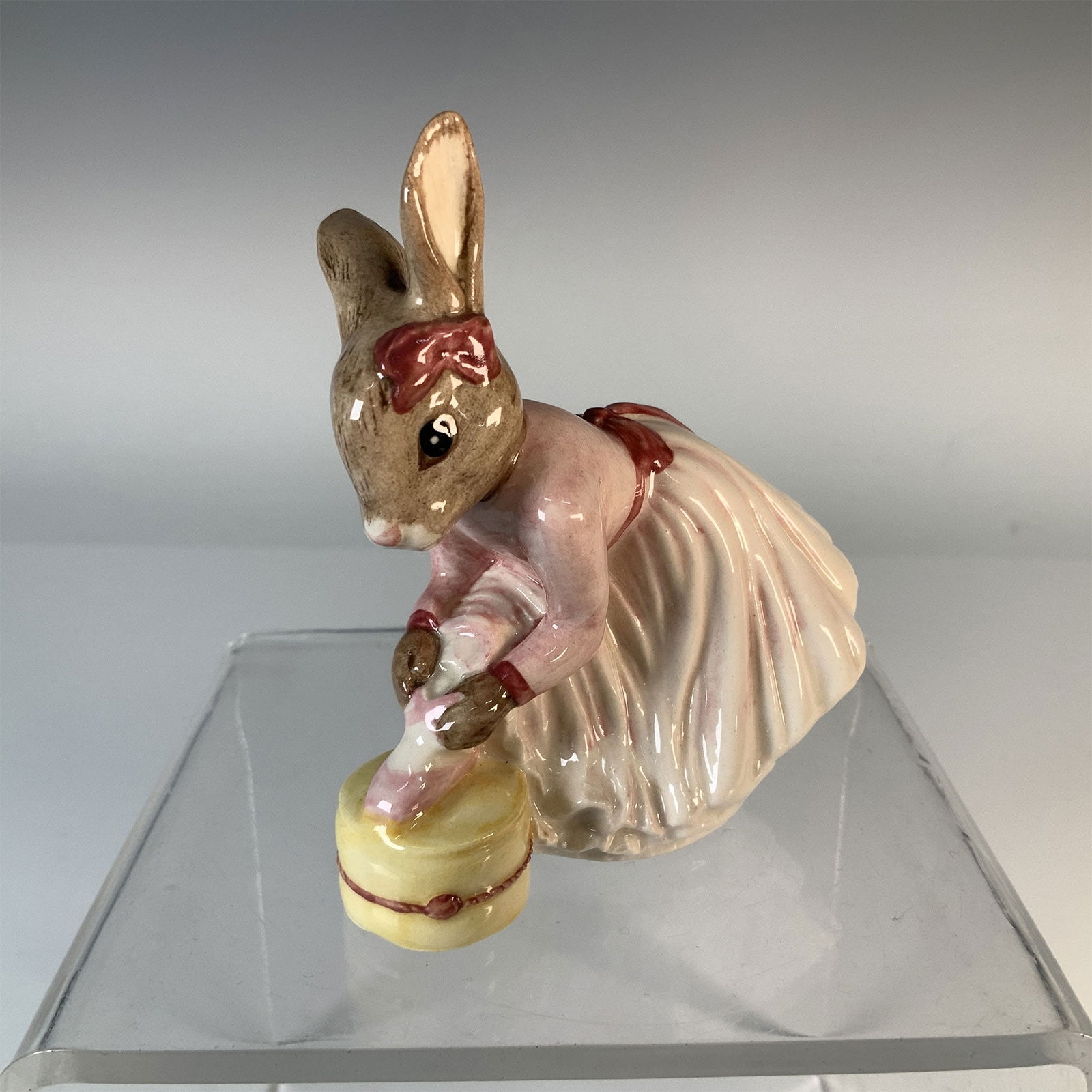 Royal Doulton Ballerina Bunnykins, Washing Day DB176 (1 of 3)