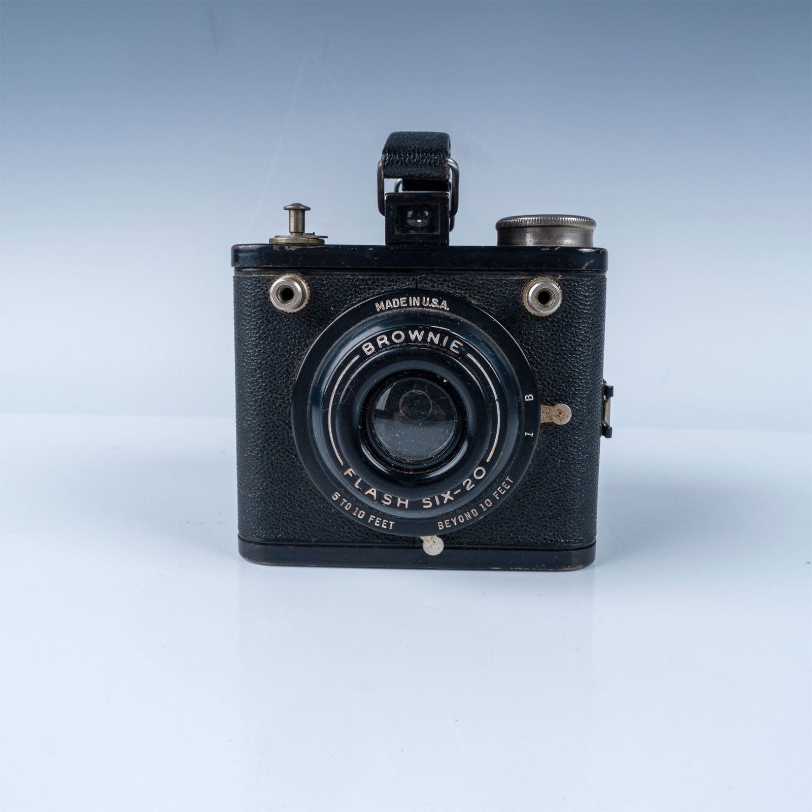 Vintage Kodak Brownie Flash Six-20 Mod B Camera (1 of 4)