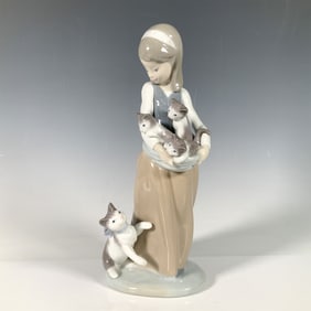 Girl With Cats 1001309 - Lladro Porcelain Figurine