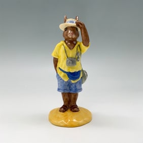 Royal Doulton Bunnykins Figurine, Tourist DB 190