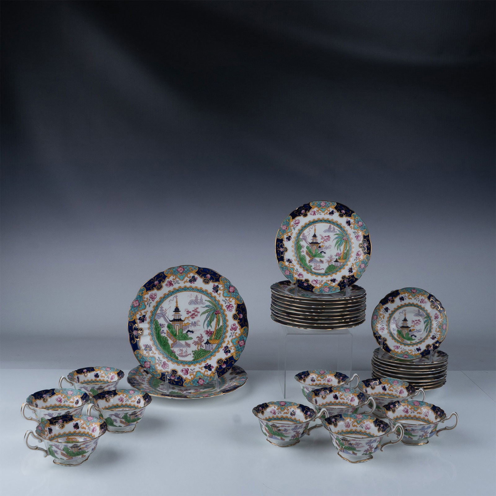 32pc Royal Doulton Floral Porcelain Tea Set, Cups and Plates (1 of 10)