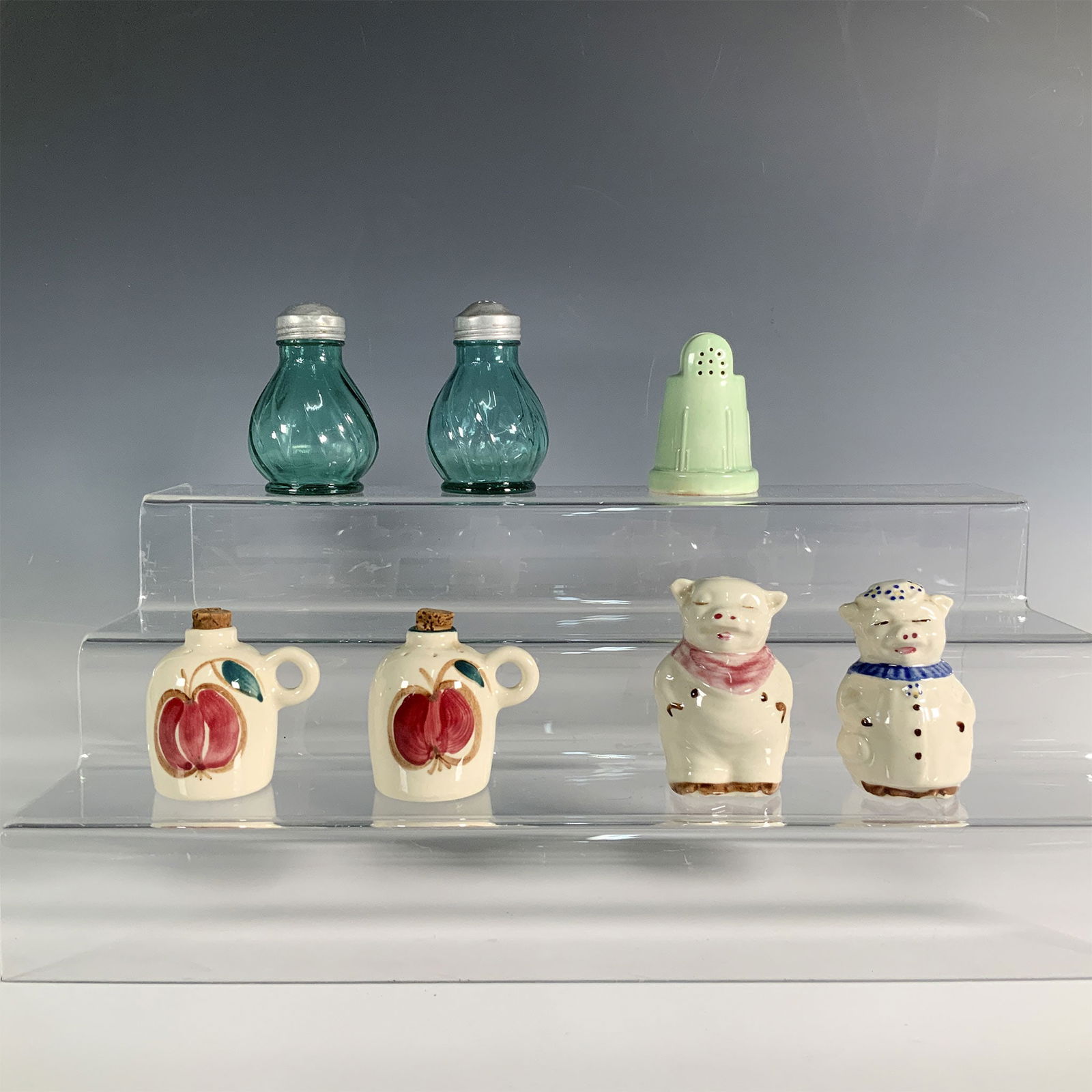 7pc Vintage Salt and Pepper Shaker Sets (1 of 4)