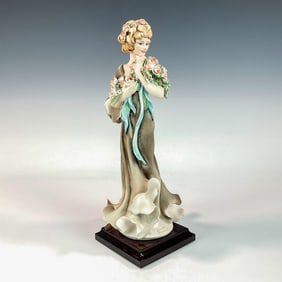Capodimonte Giuseppe Armani Figurine, Girl with Roses
