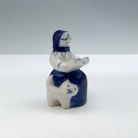 Gzhel Porcelain Figurine, Woman Reading with a Cat