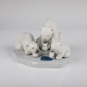 Lladro Porcelain Figurine, Bearly Love 1001443