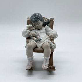 Lladro Porcelain Figurine, Naptime 01005448