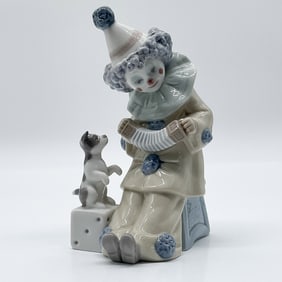 Lladro Porcelain Figurine, Pierrot with Concertina 01005279
