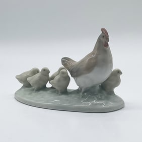 Nao by Lladro Porcelain Figurine, Hen with Chicks 1047