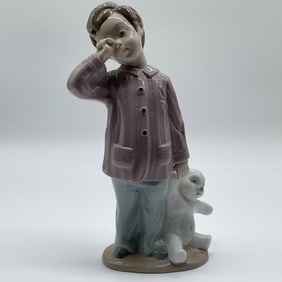Nao by Lladro Porcelain Figurine, Sleepy Head 1139