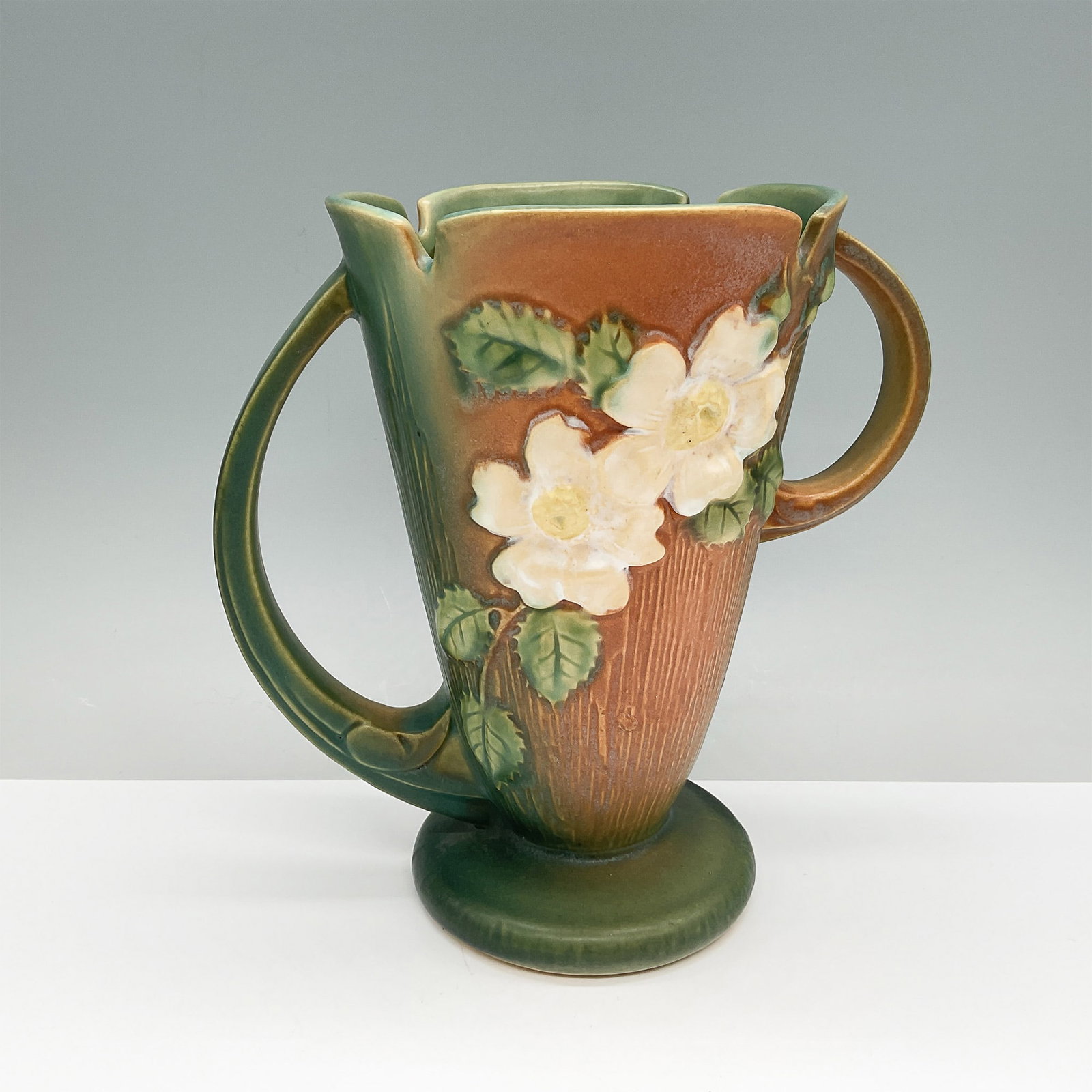 Roseville Pottery White Rose Double-Handled Vase, Green (1 of 3)