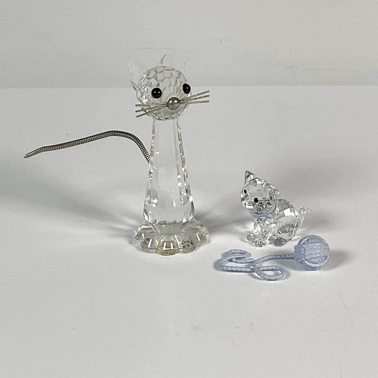 2pc Swarovski Crystal Figurines, Kitten Sitting + Cat (1 of 4)