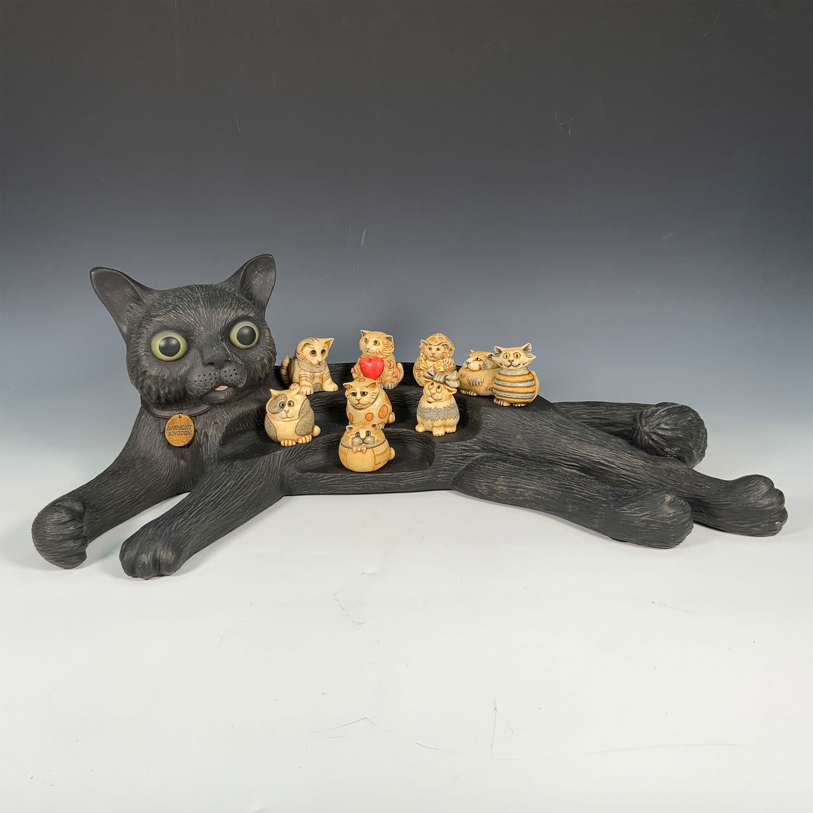 Harmony Kingdom Cat Display with Pot Bellys Figures, 2001 (1 of 5)