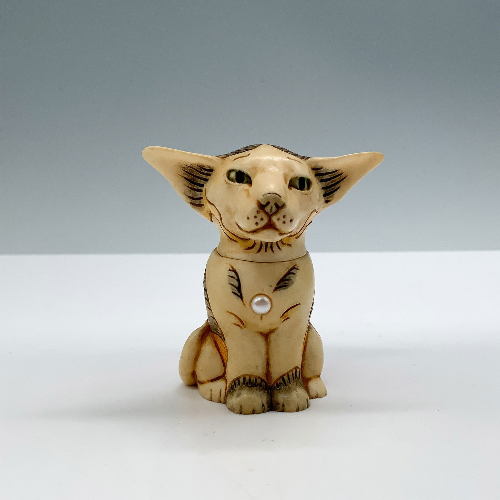 Pot Belly's Treasure Box Pearl 2002 (1 of 5)