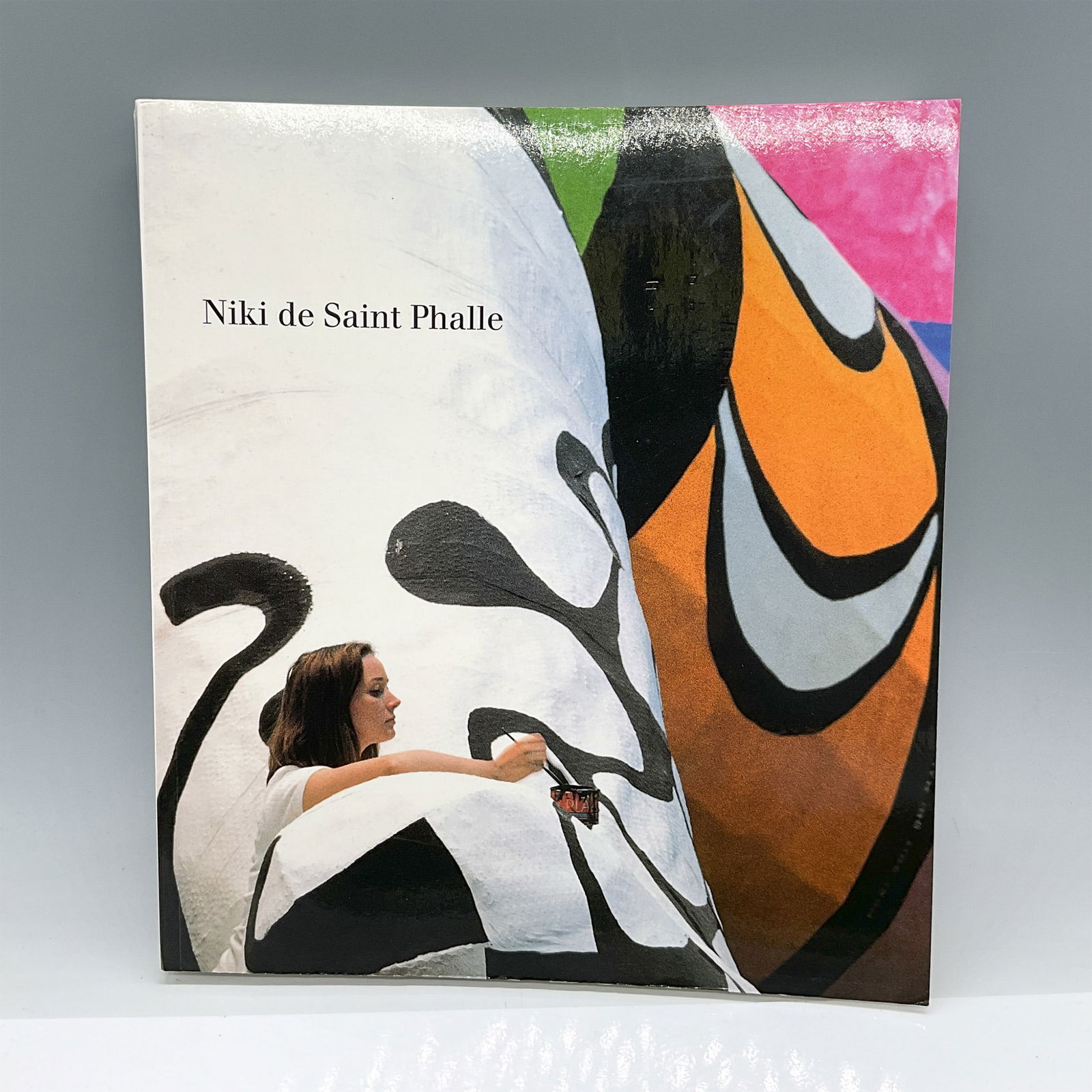 Niki De Saint Phalle Paperback Book: Vienna, Kunst, 1992, exhibition of Niki De Saint Phalle art from June 19th to November 01,1992. Artist: Niki De Saint Phalle Issued: 1995 Dimensions: 10"L x 1"W x 11"H Country of Origin: Germany
