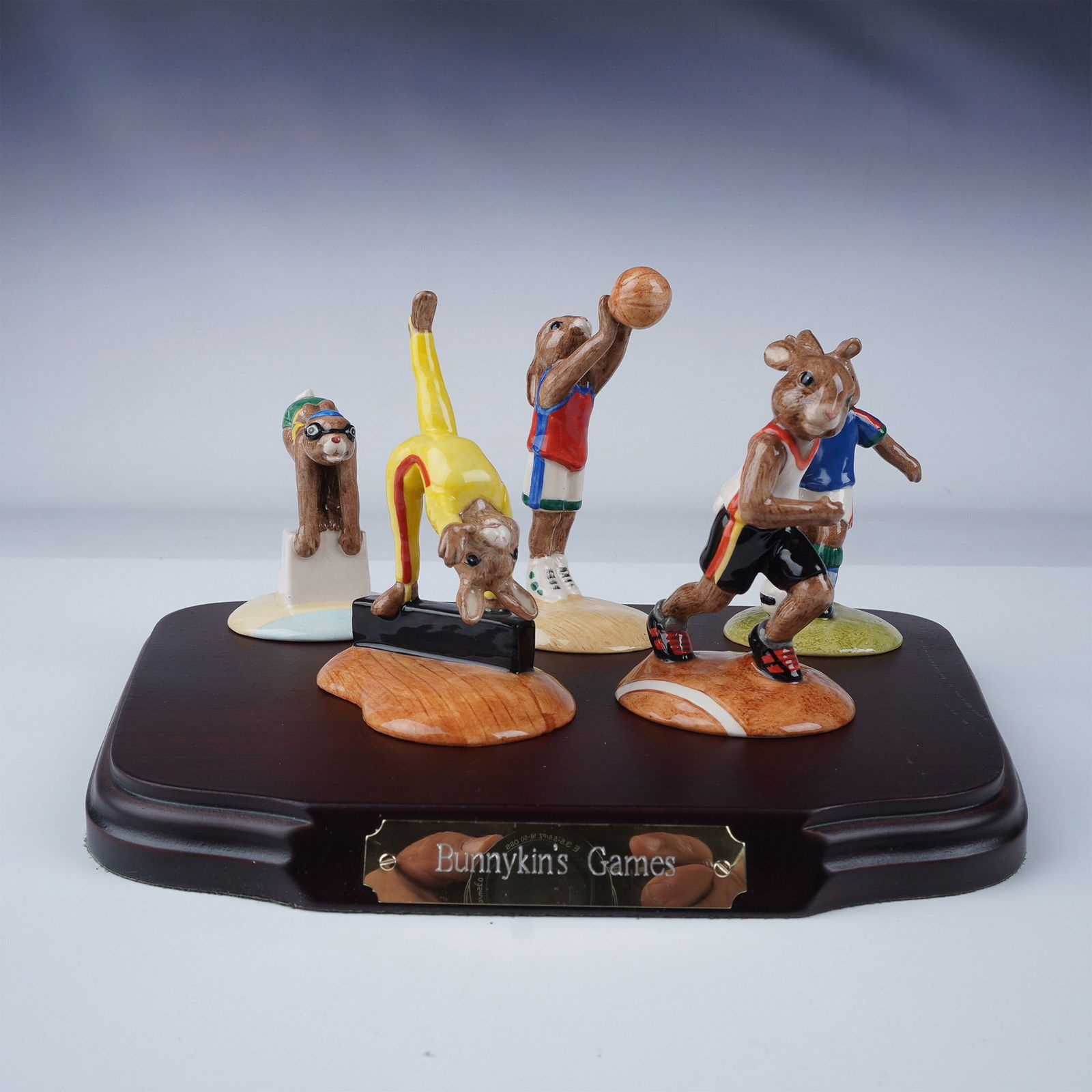 6pc Royal Doulton Bunnykins Games Figurines + Base (1 of 8)