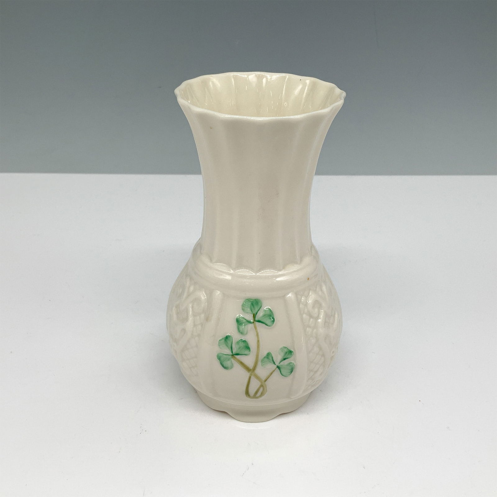 Belleek Ireland Porcelain Shamrock Vase (1 of 3)