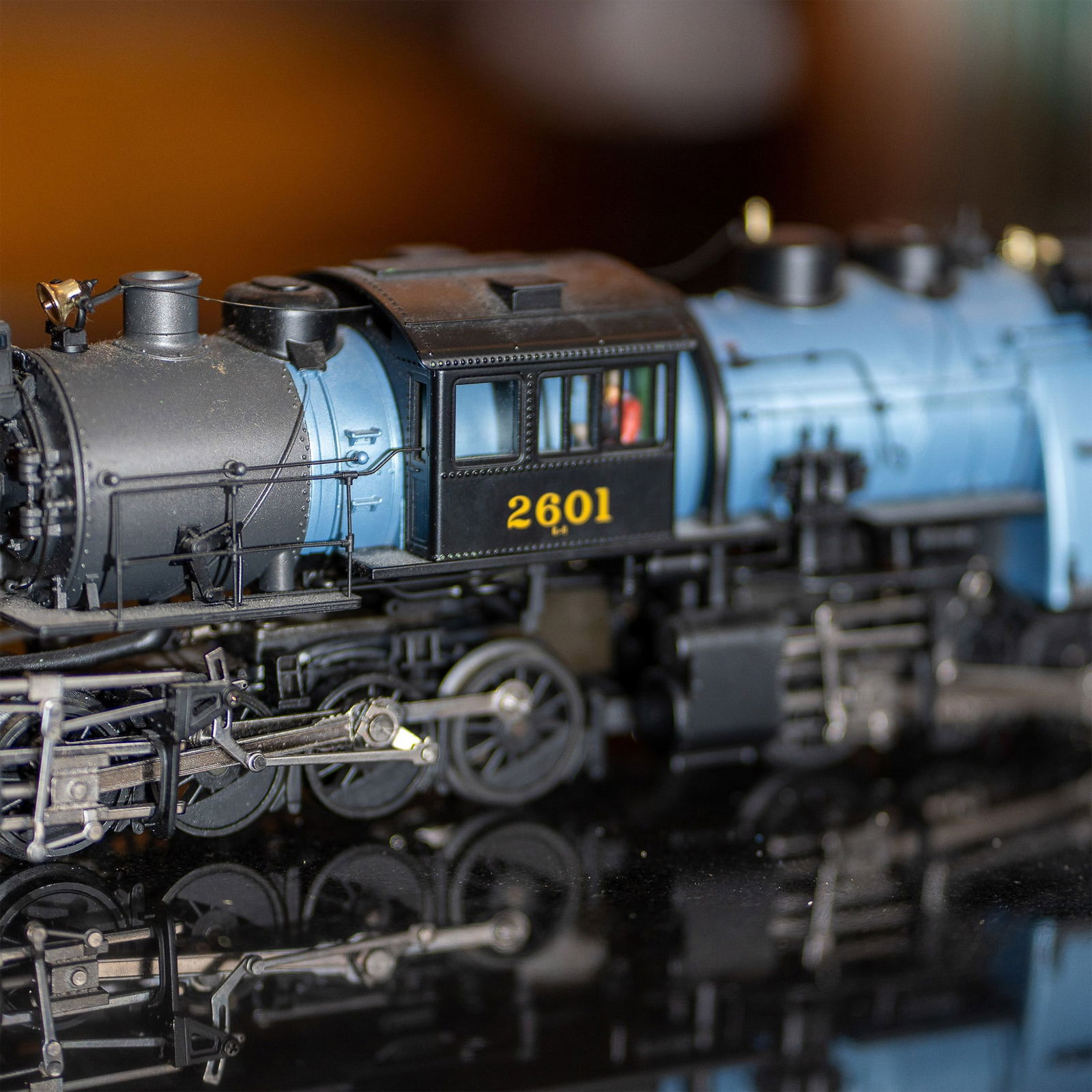 MTH Electric Trains 3-Rail Erie Camelback Steam Engine (1 of 10)