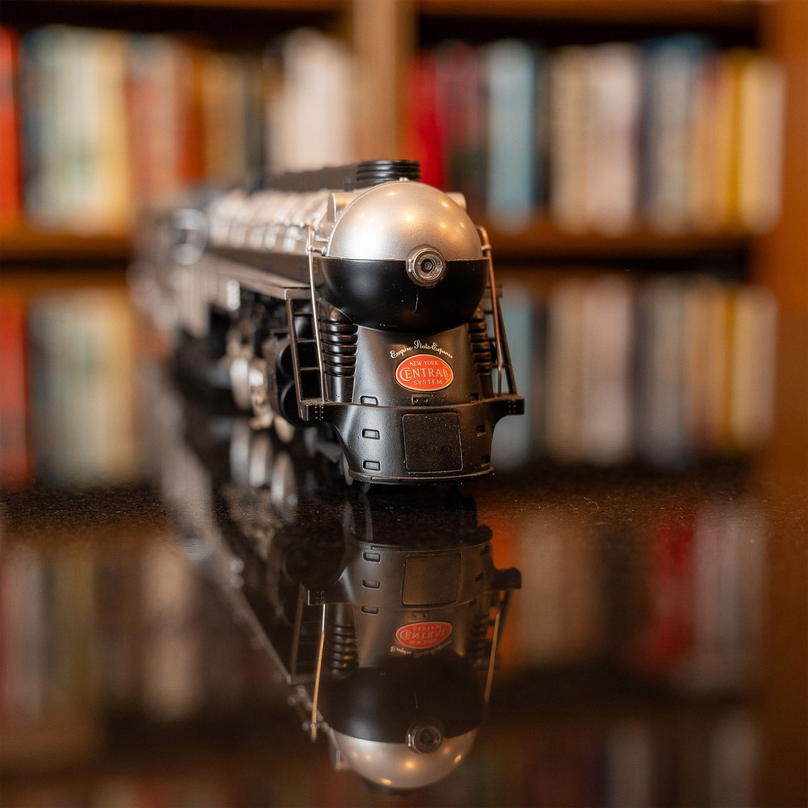 MTH Electric Trains Empire State Express Steam Engine, NY (1 of 10)