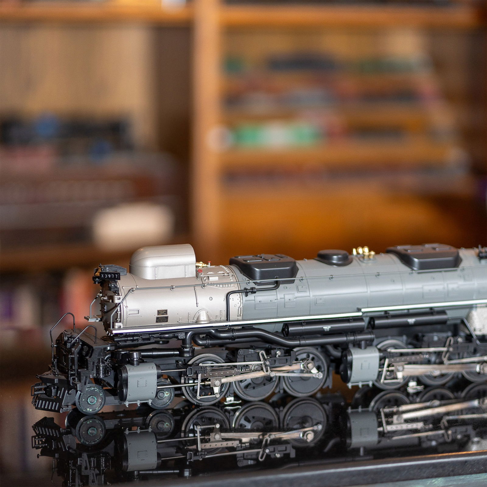 MTH RailKing One-Gauge Union Pacific Challenger Steam Engine (1 of 10)