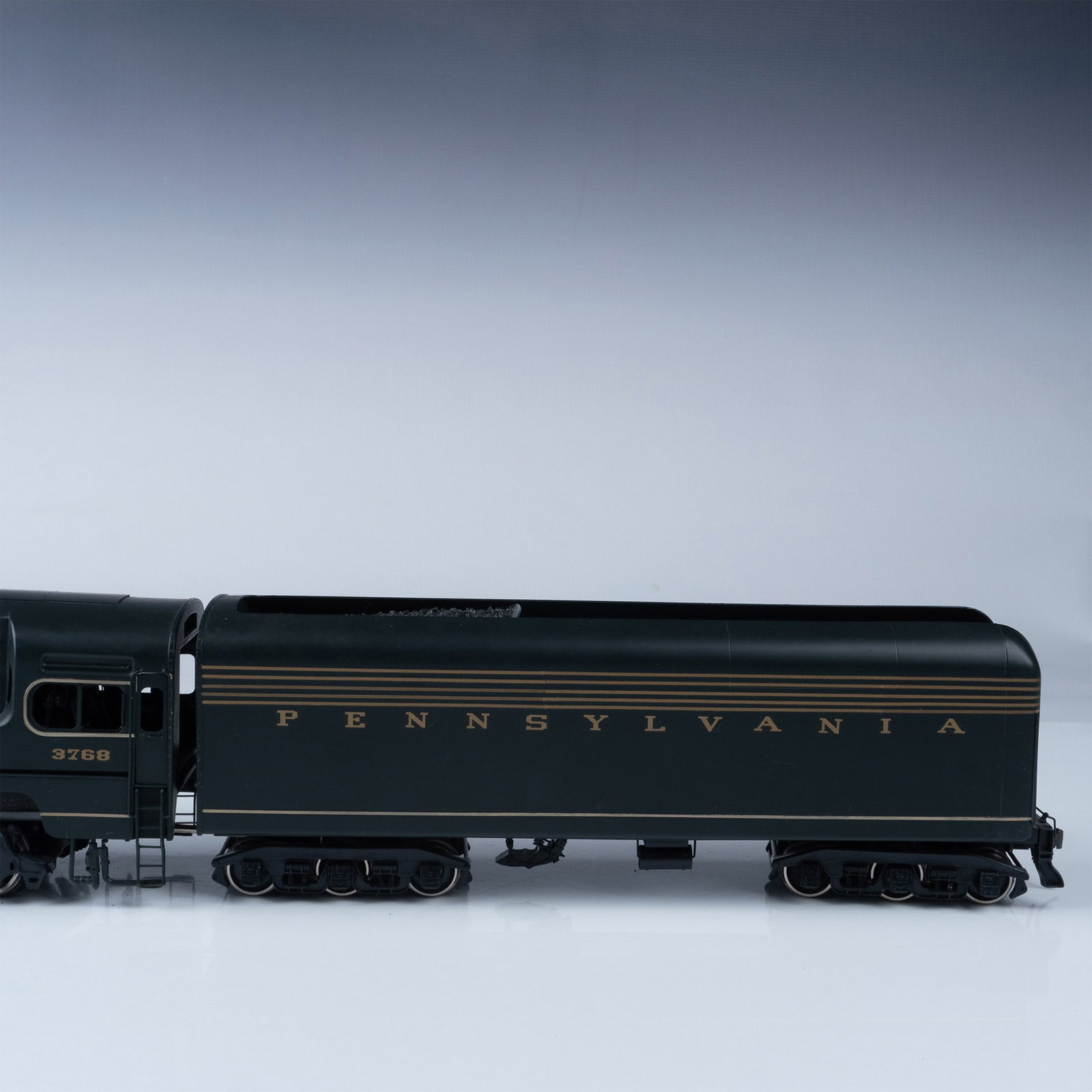 2pc ALCO Models Pennsylvania 3768 Locomotive & Tender: A limited-edition ALCO Models Pennsylvania 3768 Streamline steam locomotive and tender set. Manufactured by Samhongsa in Korea, this high-quality brass model is serial number 022/125, making it a rare